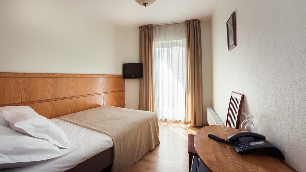 Hotel Villa Wesset Parnu Exterior photo